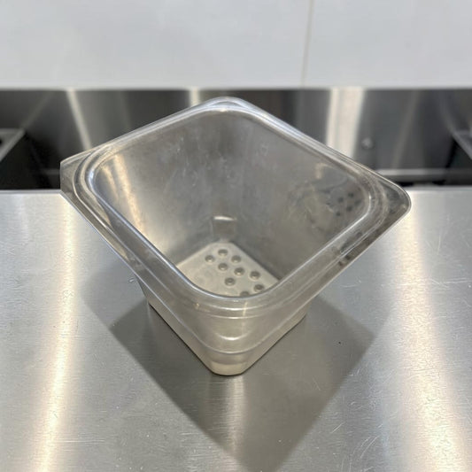 High-Quality Condition – Lot of Approx. 30 Cambro 65CLRCW135 – 1/6 Size Camwear Clear Food Pan Colanders – 5" Deep – NSF Listed – Ready for Commercial Use!