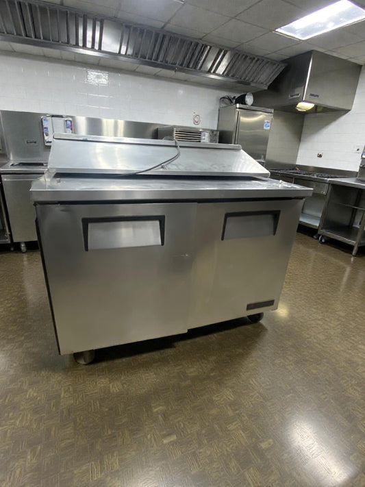 Superior Condition – True TSSU-48-12 Refrigerated Sandwich / Salad Prep Table – 115V / Single Phase – Fully Tested & Working!
