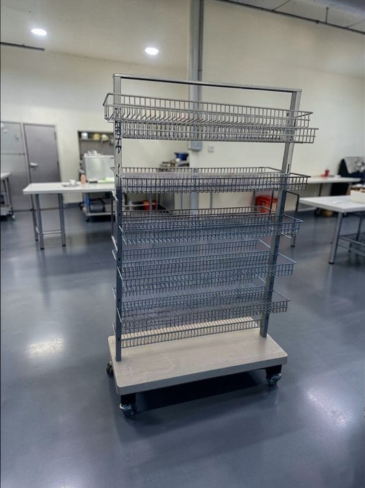 Superior Condition – Commercial Rolling Wire Display Rack – Multi-Tier Retail Shelving – Heavy-Duty Construction – Fully Inspected & Ready for Use!