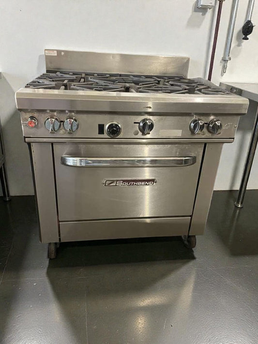 Exceptional Condition – Southbend Commercial Gas Range with Oven – Fully Tested & Working!