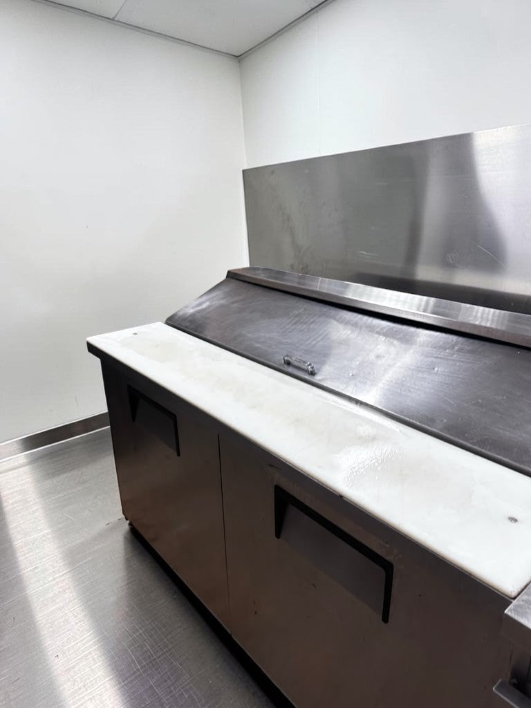High-Quality Condition – True TSSU-60-16 – 60" Refrigerated Sandwich & Salad Prep Table – 16 Pan Capacity – 115V – NSF & UL Listed – Fully Tested & Operational!