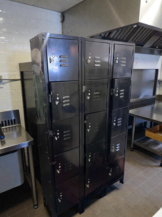 Premium Condition – Industrial Steel Locker Cabinet – 12 Door – Heavy Duty Metal – Commercial / Restaurant / Facility Use