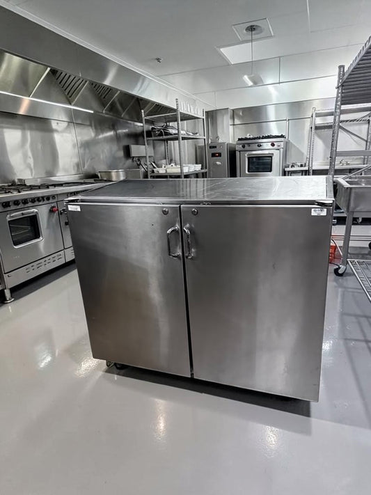 Well-Maintained Condition – Commercial Stainless Steel Storage Cabinet – 48" Wide – Dual Locking Swing Doors – Heavy-Duty Worktop – Fully Inspected & Ready for Use!