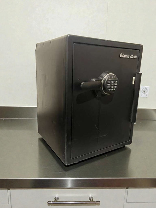 Polished Condition – SentrySafe Commercial Digital Electronic Safe – Fully Tested & Working!