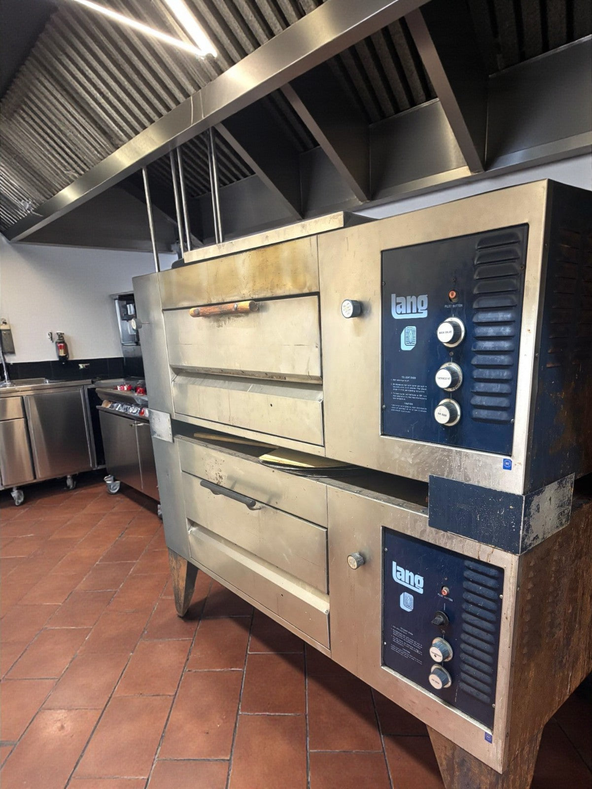 Excellent Condition – Lang GPO-2 Style Double Deck Gas Pizza Oven – Stone Hearth Commercial Pizza Deck Oven – Stainless Steel – Natural Gas – Fully Tested & Operational!