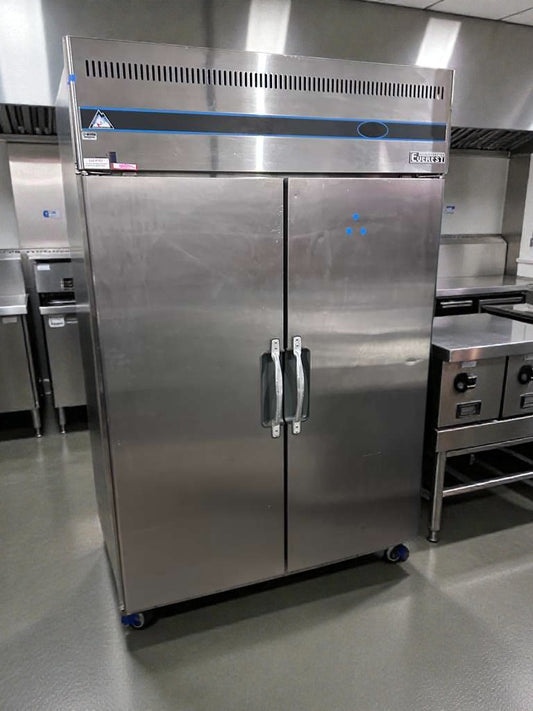 High-Grade Condition – Everest ESR2 – Commercial Reach-In Refrigerator – Stainless Steel – 115V – NSF & ETL Listed – Fully Tested & Operational!