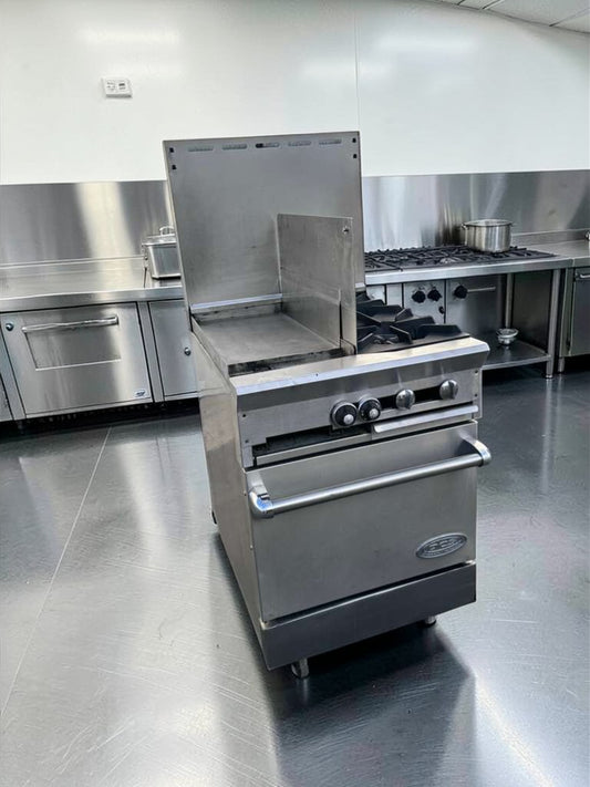 Superior Condition – Southbend Commercial Range with Griddle & Open Burners – Stainless Steel – Gas Restaurant Range with Oven Base – Fully Tested & Operational!