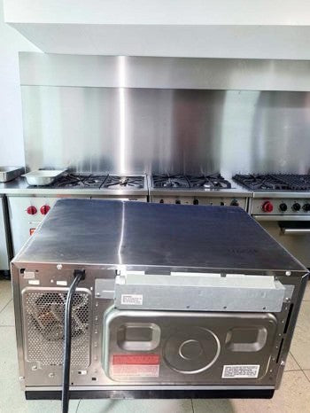 Superb Condition – Sharp R-21LTF – Commercial Microwave Oven – 1,000 Watts – 1.0 Cu. Ft. – Touch Controls – 120V – NSF Listed – Fully Tested & Operational!