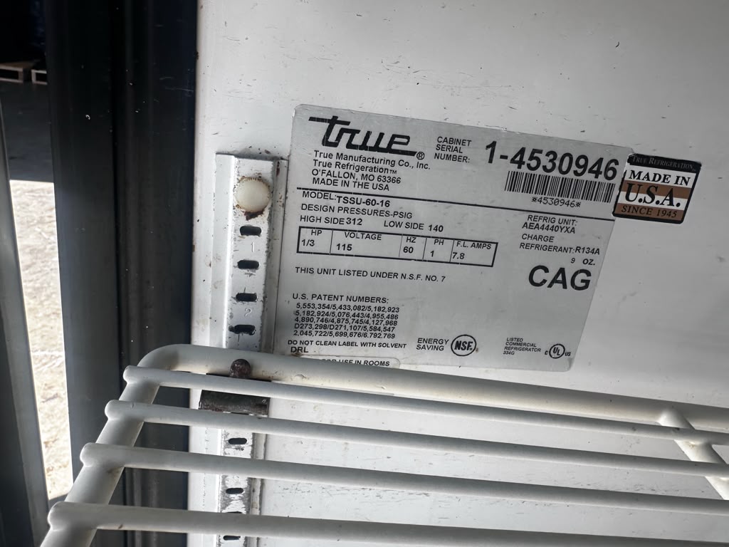 Well-Maintained Condition – True TSSU-60-16 – 60″ Two-Door Refrigerated Sandwich & Salad Prep Table – 16-Pan Capacity – 115V – Fully Tested & Operational!