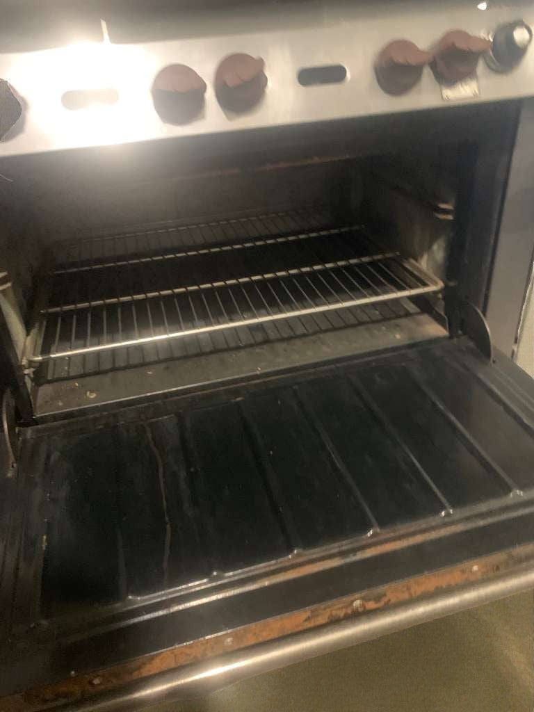 Refined Condition – Commercial 6-Burner Gas Range w/ Oven – Fully Tested & Working