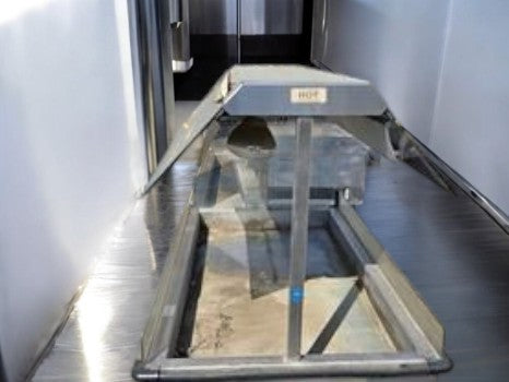 Very Good Condition – Duke E304 – 4-Well Commercial Electric Steam Table with Sneeze Guard – 208V – Fully Tested & Operational!