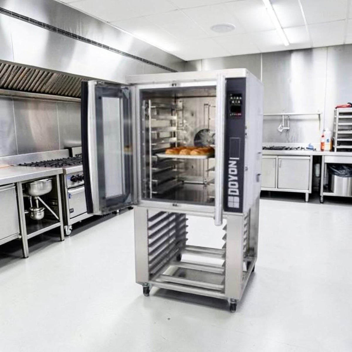 Exceptional Condition – Doyon JA8XR Jet Air – Electric Convection & Rethermalization Oven – 8 Full-Size Pan Capacity – 17 kW – Programmable Touchscreen – Fully Tested & Operational!