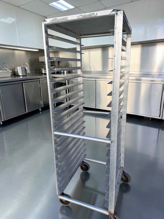 Premium Condition – Commercial Aluminum Full-Size Sheet Pan Rack – 20 Pan Capacity – Heavy-Duty Bakery Rack with Casters – Ready for Service!