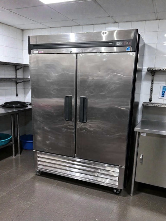 Superior Condition – Commercial Double Door Reach-In Refrigerator – Stainless Steel – UL & NSF Listed – Fully Tested & Operational!