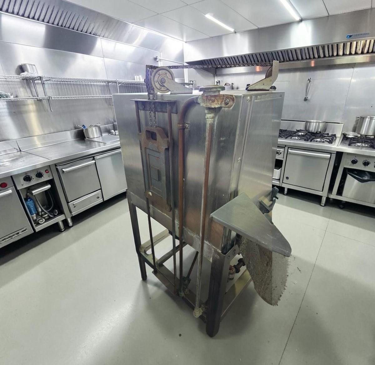 Top-Tier Condition – CMA Dishmachines Commercial Pass-Through Dishwasher – Stainless Steel Door-Type Warewasher – Fully Tested & Operational!