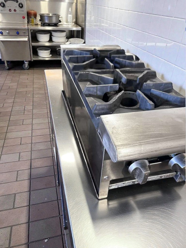 Prime Condition – Commercial 2-Burner Countertop Gas Hot Plate – Stainless Steel – Heavy-Duty Cast Iron Grates – Manual Controls – Fully Tested & Operational!
