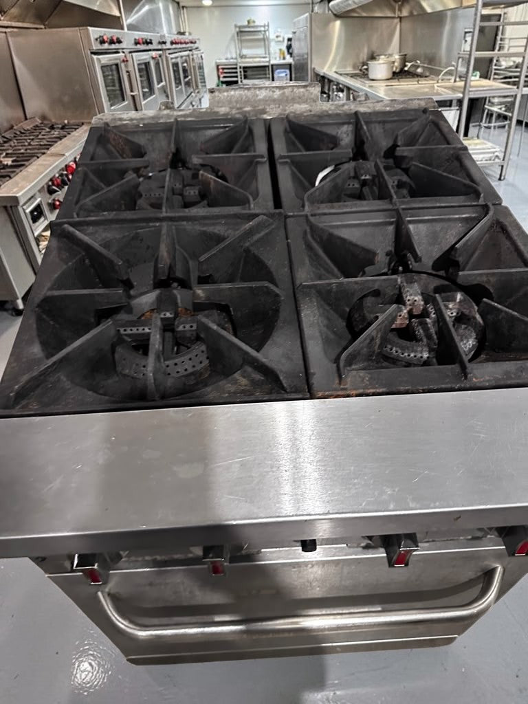 Dependable Condition – Kintera KR4 – 24" Commercial Natural Gas Range – Four 30,000 BTU Open Burners – Standard Oven – 150,000 Total BTU – Fully Tested & Operational!