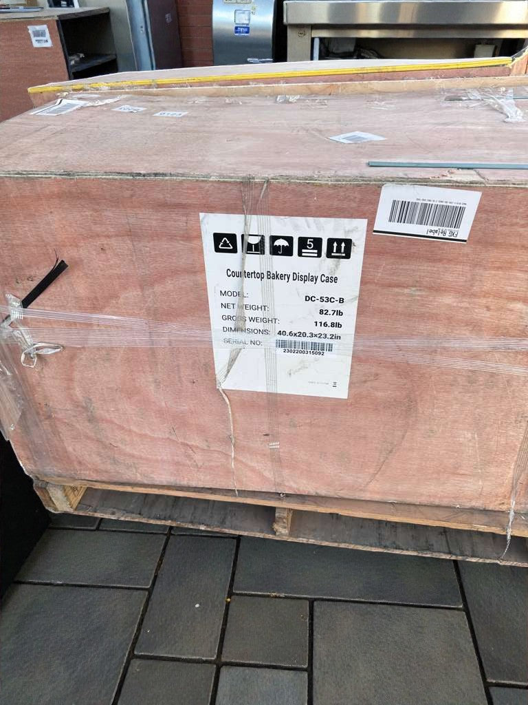 Brand New Premium Condition – KoolMore DC-53C-B – Countertop Bakery Display Case – Curved Glass – Never Used in Original Crate