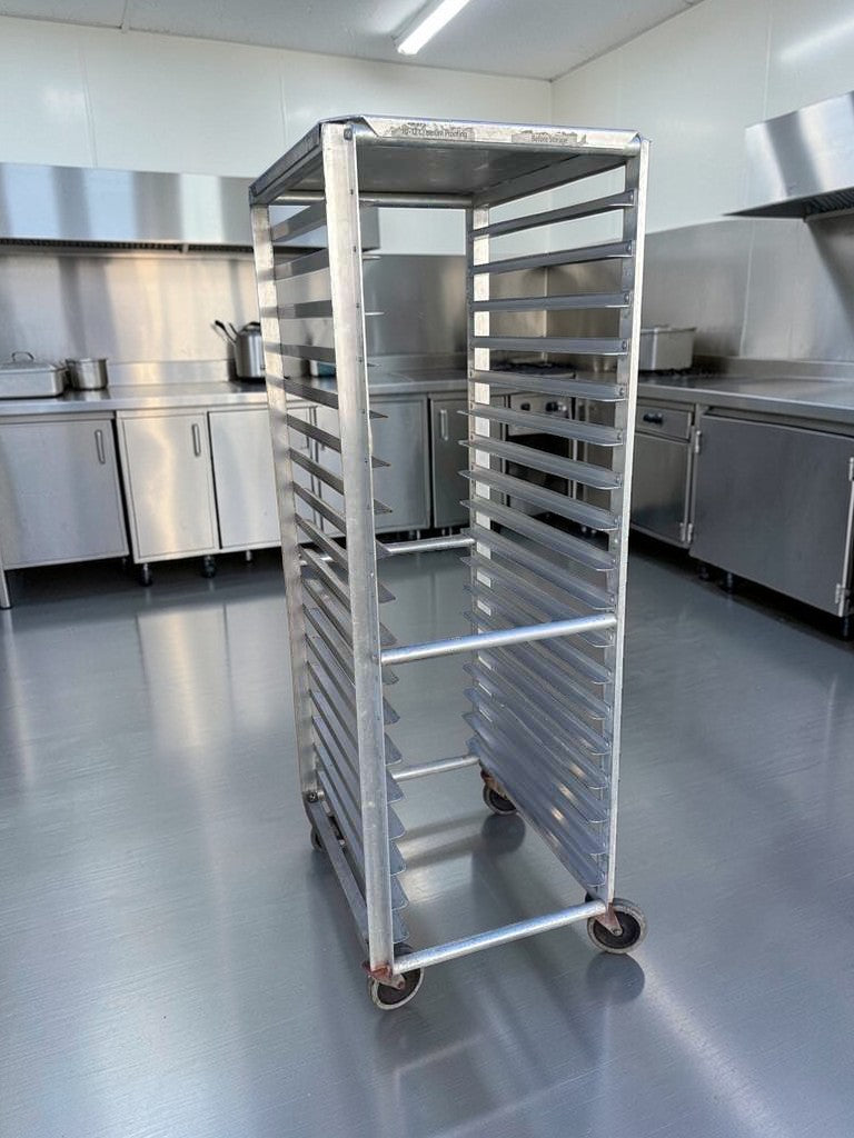 Premium Condition – Commercial Aluminum Full-Size Sheet Pan Rack – 20 Pan Capacity – Heavy-Duty Bakery Rack with Casters – Ready for Service!