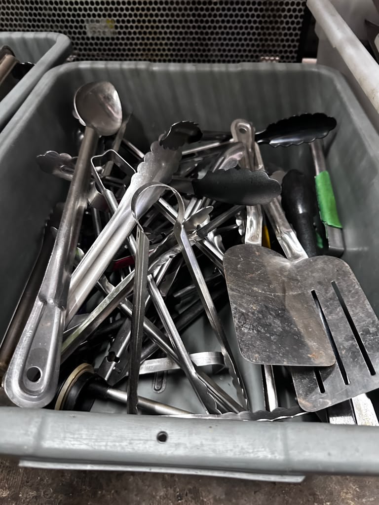 Well-Maintained Condition – Mixed Commercial Kitchen Utensil Lot – Two Containers with Tongs, Spatulas, Ladles & Serving Tools – Ready for Restaurant Use!