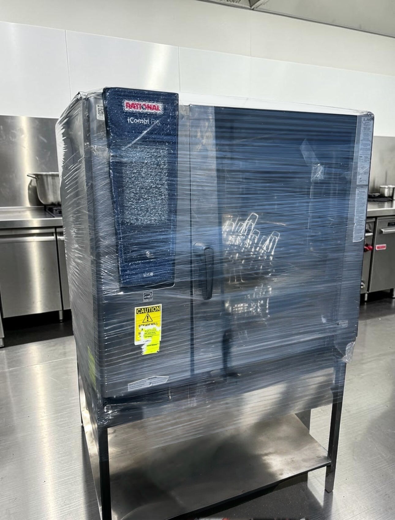 Top-Tier Condition – Rational iCombi Pro LM100EG.AX – 6 Pan Half-Size Natural Gas Combi Oven – 208/240V, 1 Phase - Fully Tested & Operational!