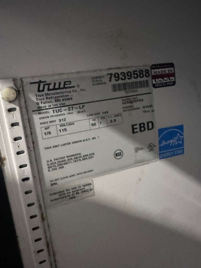 Immaculate Condition – True TUC-27-LP – 27” Commercial Undercounter Refrigerator – 115V – Made in USA – Fully Tested & Operational!