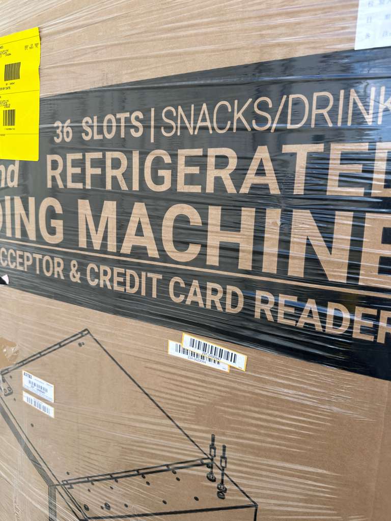 Brand New – Scratch & Dent – Koolmore Refrigerated Snack Vending Machine