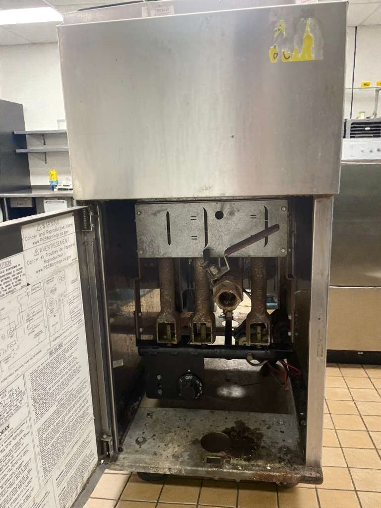 Outstanding Condition – Frymaster Commercial Gas Fryer  - Natural Gas - Fully Tested & Working!