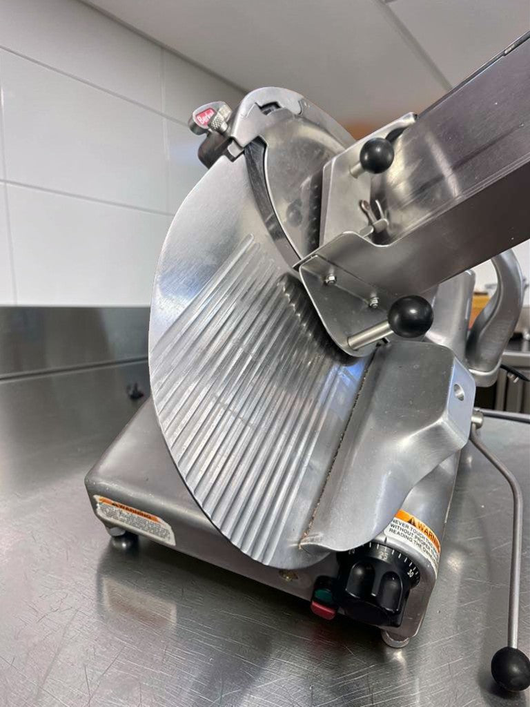 Superb Condition – Berkel 909/1 – Commercial Manual Meat Slicer – 115V – NSF Listed – Fully Tested & Operational!