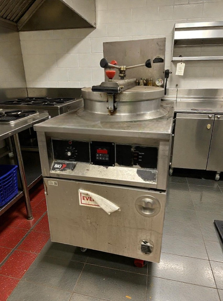 Top-Tier Condition – BKI FKM-F Commercial Pressure Fryer – 208V / 3-Phase – Fully Tested & Working!