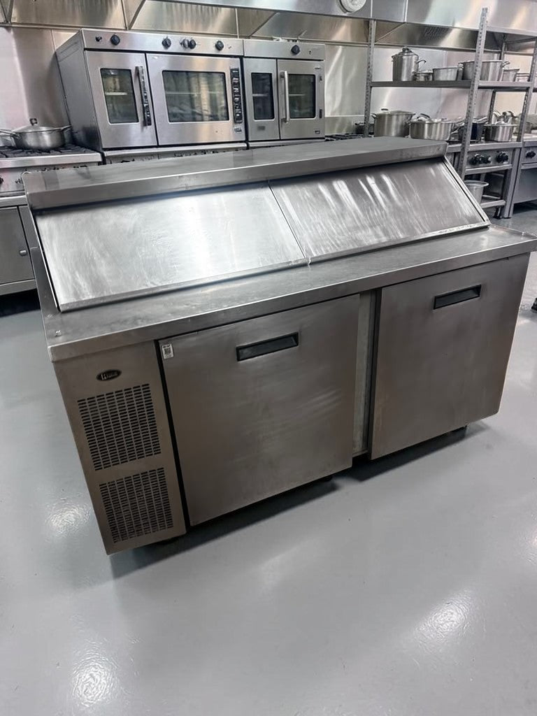 Superior Condition – Randell 9040K-7 – 60″ Two-Door Mega Sandwich/Salad Prep Table – 24-Pan-Capacity Refrigerated Top – 115V – Fully Tested & Operational!