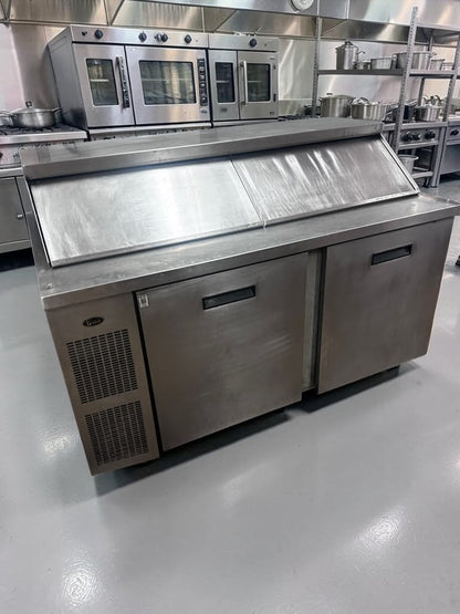 Superior Condition – Randell 9040K-7 – 60″ Two-Door Mega Sandwich/Salad Prep Table – 24-Pan-Capacity Refrigerated Top – 115V – Fully Tested & Operational!