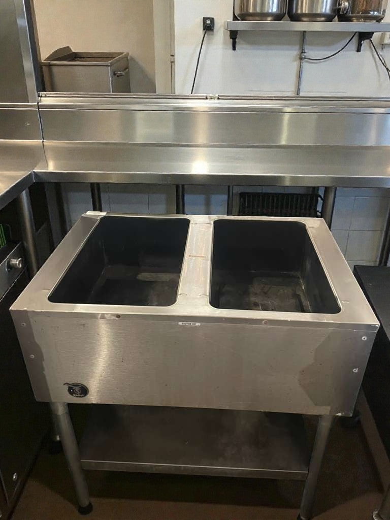 Exceptional Condition – Eagle Waterless Hot Food Table (2-Well) – Manual Controls – Fully Tested & Working!