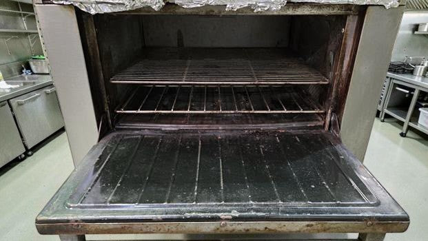 Well-Maintained Condition – SunFire X36-6B – Commercial 36" Gas Range – 6 Open Burners – Standard Oven – Stainless Steel – 2 Oven Racks – Casters – Fully Tested & Operational!