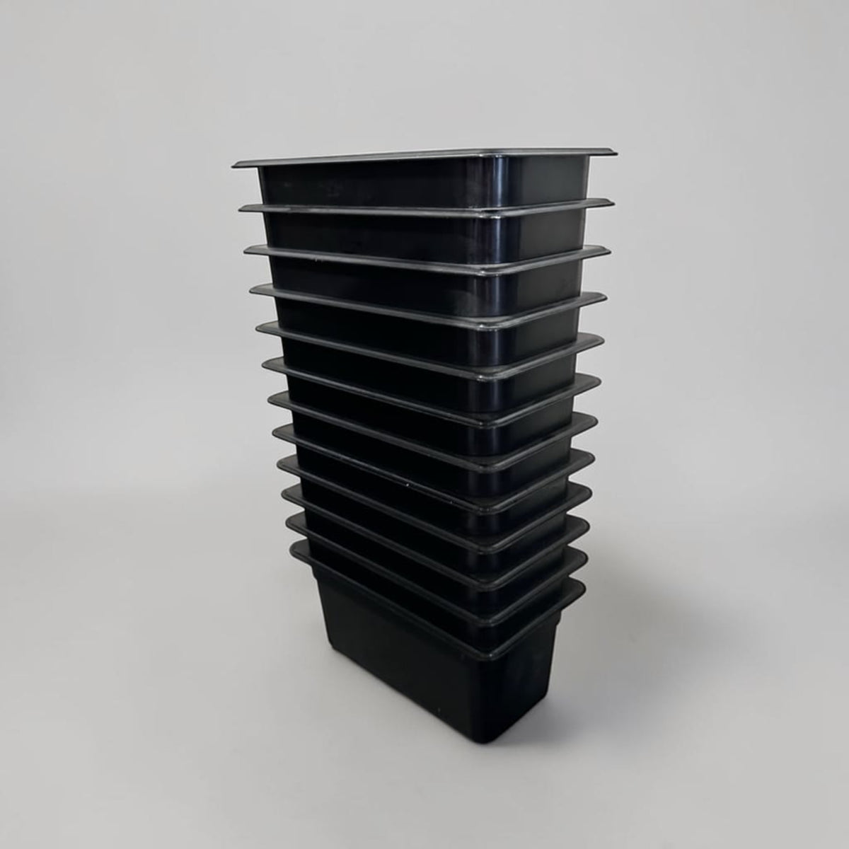 Superb Condition – Cambro 34CW110 – 1/3 Size Black Camwear Food Pans – 4" Deep – GN 1/3 – Quantity 10 – NSF Commercial Food Storage