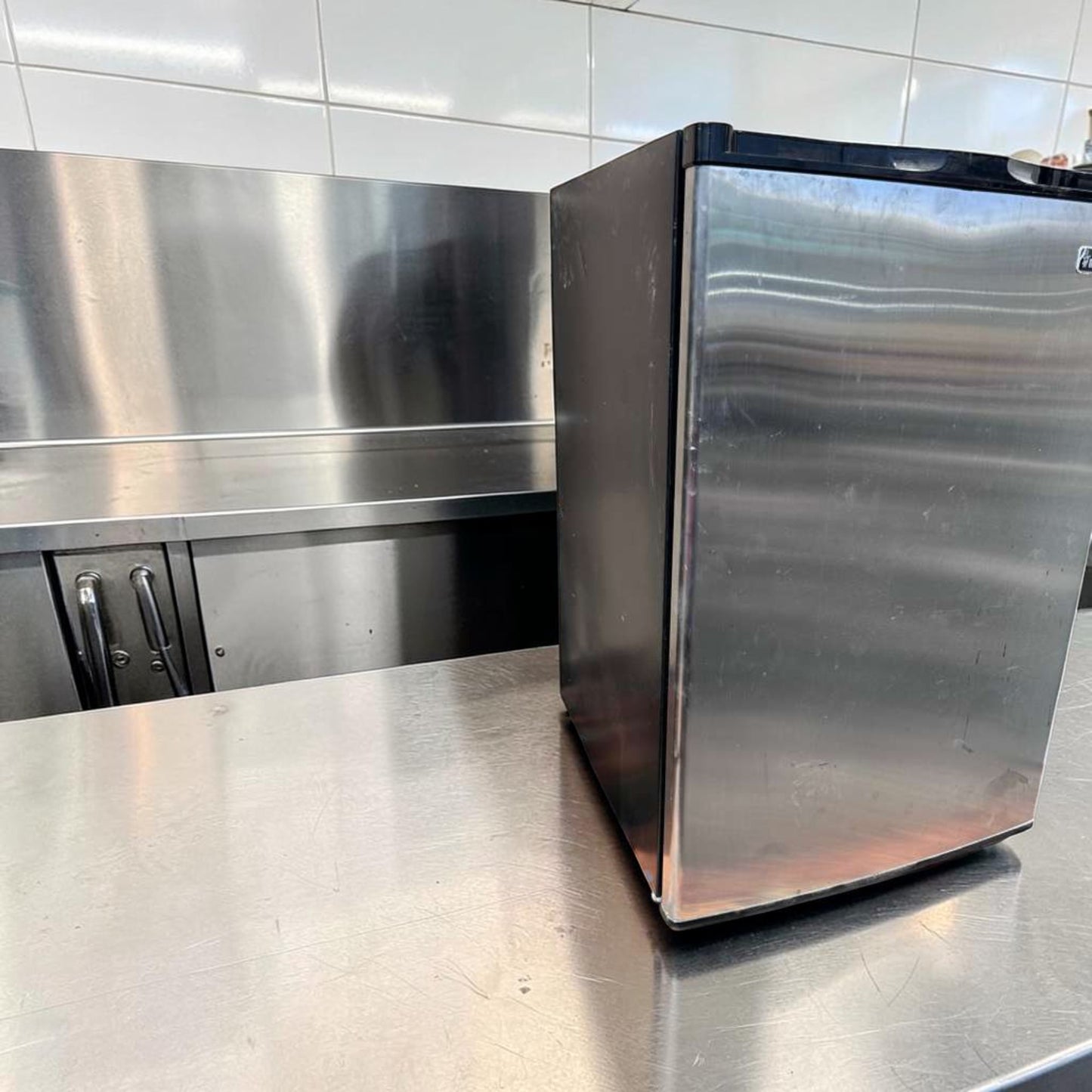 Excellent Condition – Magic Chef MCUF3S2 3 Cu. Ft. Compact Upright Refrigerator– Stainless Steel – Space-Saving Mini Fully Tested & Operational!