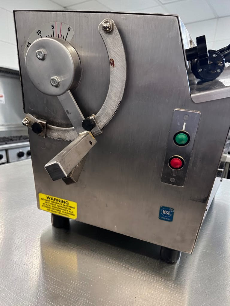 Outstanding Condition – Somerset CDR-100P “Little Wonder” – 10″ Countertop One-Stage Dough Sheeter – 115V – Fully Tested & Operational!