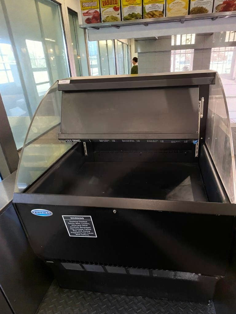 Premium Condition – Federal Industries Refrigerated Display Merchandiser – 120V / Single Phase – Fully Tested & Working!