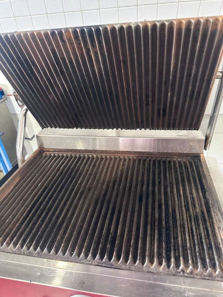 Excellent Condition – Adcraft Commercial Panini Grill / Sandwich Press – Countertop – Stainless Steel – UL Listed – Fully Tested & Operational!