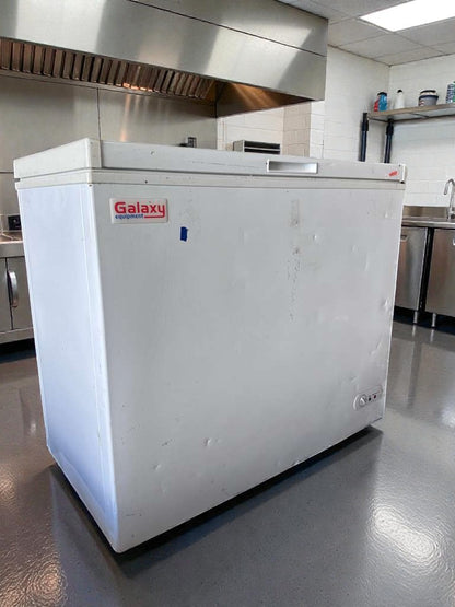 Excellent Condition – Galaxy 177CF7 – Commercial Chest Freezer – 7 Cu. Ft. – 115V – R600a – Fully Tested & Operational!