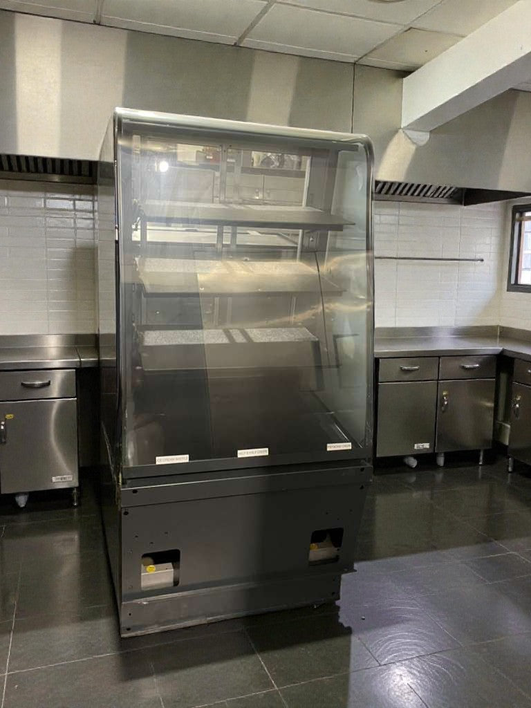 Premium Condition – Structural Concepts Refrigerated Bakery Display Case – 220V / Single Phase – Fully Tested & Working!