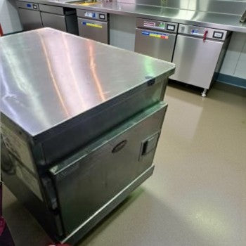 Remarkable Condition – FWE HLC-1826-4(A) – Countertop Insulated Heated Holding Cabinet – 4 Pan Capacity – 120V – Fully Tested & Operational!