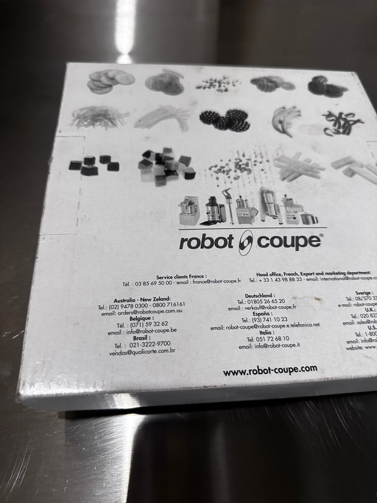 Pristine Condition – Robot Coupe 28119 – 3/8″ × 3/8″ Genuine OEM Dicing Grid – 10 × 10 mm – New & Ready for Use!