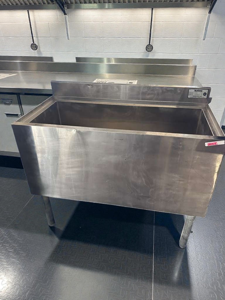 High-Grade Condition – Krowne 48" Commercial Ice Bin with Cold Plate – NSF Certified – Fully Tested & Operational!