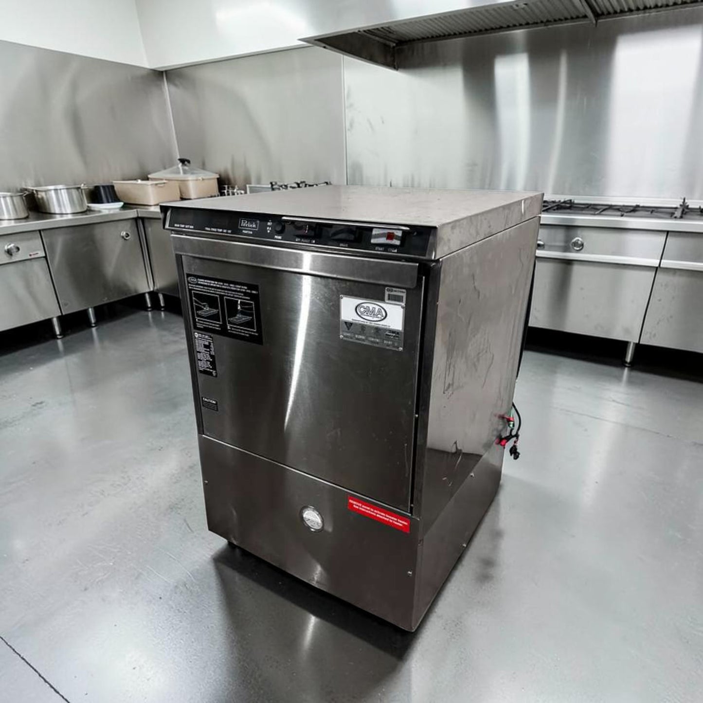 Flawless Condition – Perlick PKHT24 Commercial Underbar Glasswasher – High-Temp Door Type – 24” Wide – 30 Racks/Hour – Fully Tested & Operational!