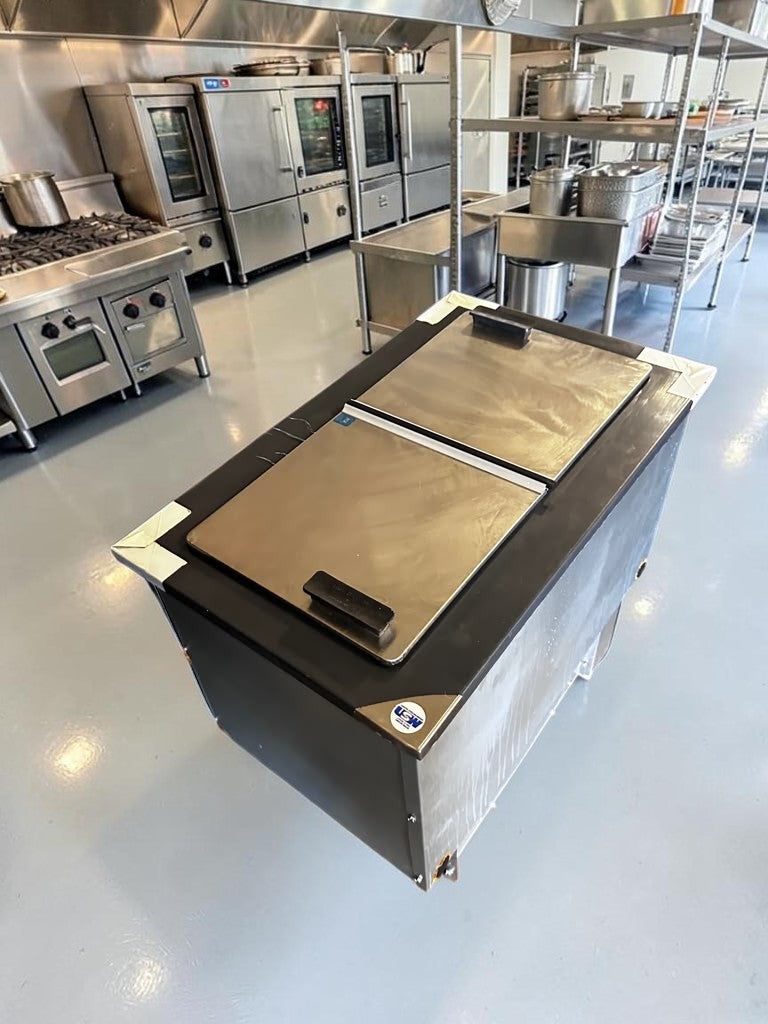 Pristine Condition – Delfield N225P – 6-Gallon Drop-In Ice Cream Dipping Freezer – Dual Stainless Steel Folding Lids – Self-Contained Refrigeration – 115V – NSF & UL Listed – New!