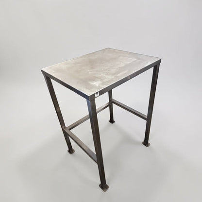 Remarkable Condition – 32″ × 28″ Commercial Stainless Steel Equipment Stand – 45″ Working Height – Open Base – UL EPH Classified – Heavy-Duty Construction