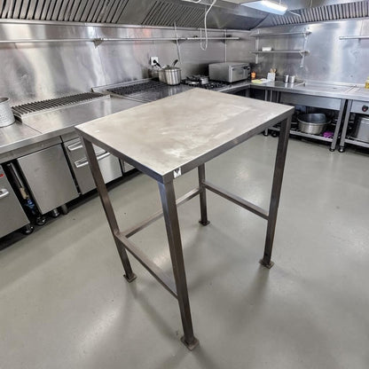 Remarkable Condition – 32″ × 28″ Commercial Stainless Steel Equipment Stand – 45″ Working Height – Open Base – UL EPH Classified – Heavy-Duty Construction