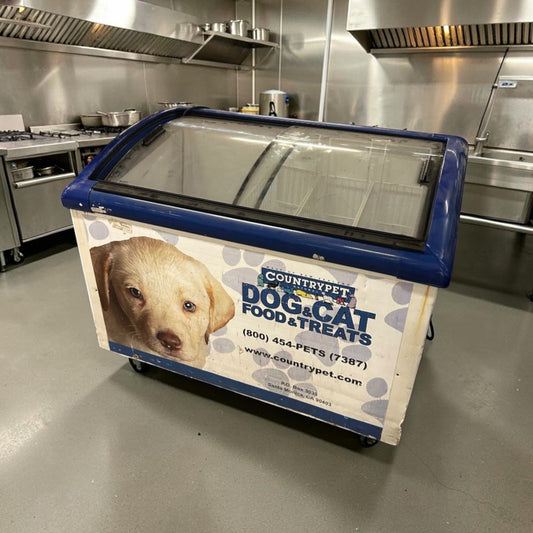 Remarkable Condition – Commercial Mobile Chest Display Freezer – Sliding Glass Top – Dual Storage Baskets – Self-Contained – 120V – Fully Tested & Operational!