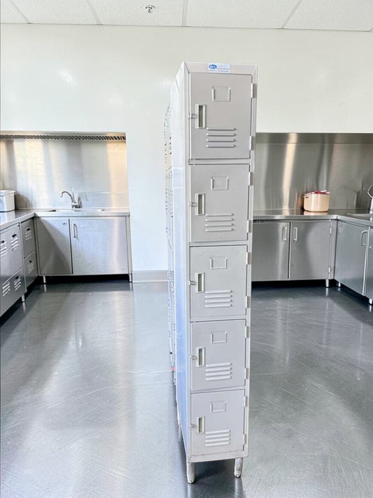 Excellent Condition – GSW Inc. 5-Tier Metal Locker Cabinet – Commercial Employee Storage – Heavy-Duty Steel – Fully Inspected & Operational!